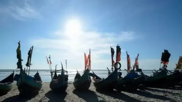 আন্তর্জাতিক আদালতের রায়ে ভারত বাংলাদেশের সমুদ্রসীমা নির্ধারিত হয়েছে।