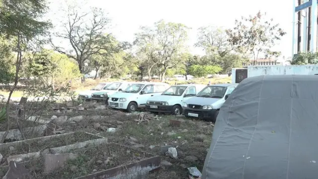 क़ब्रिस्तान में अतिक्रमण