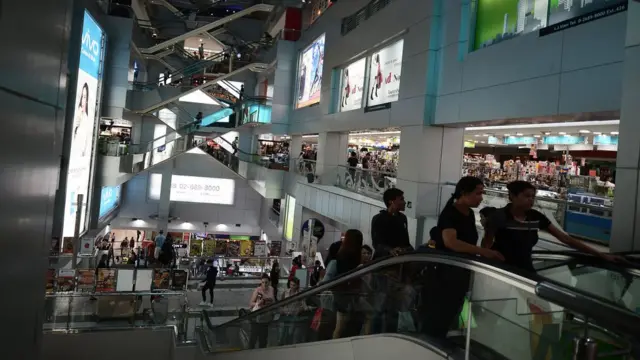 บรรยากาศภายในมาบุญครอง