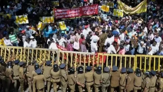 श्रीलंकेतली निदर्शनं