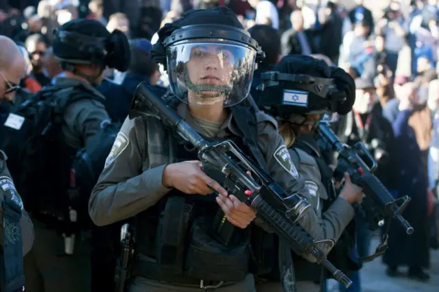 Старый город Иерусалима патрулируют усиленные полицейские наряды