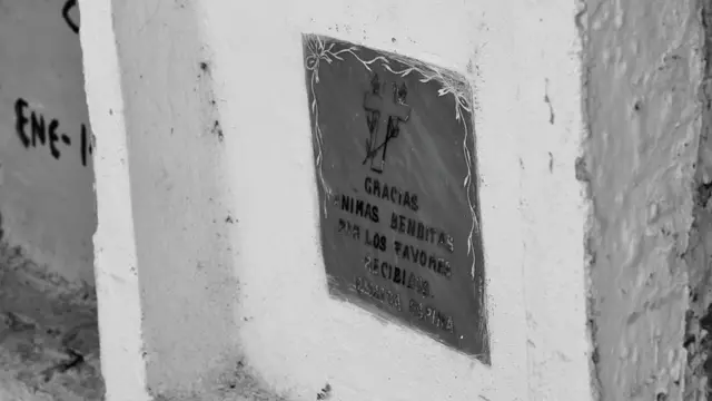 Placa que agradece los favores.