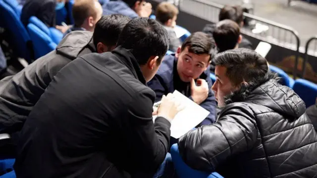 Humo arenasi, ochilish marosimi, kasting