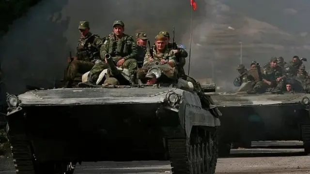 રશિયા અને યુક્રેન વચ્ચે લાંબા સમયથી સીમાવિવાદ ચાલી રહ્યો છે