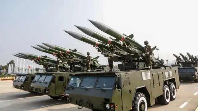 မြန်မာစစ်တပ်ပိုင်ဆိုင်တဲ့ မြေပြင်ဝေဟင်ပစ် ဒုံးတွေ