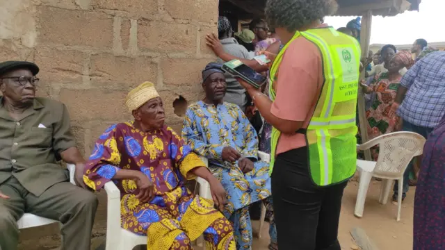 Àwọn bàbá arúgbó yìí kọ̀ láti jókòó ní ilé wọn ní ìpínlẹ̀ Ondo, wọ́n ní ojúṣe àwọn ni láti kópa nínú yíyan adadí tuntun fún Nàìjíríà.