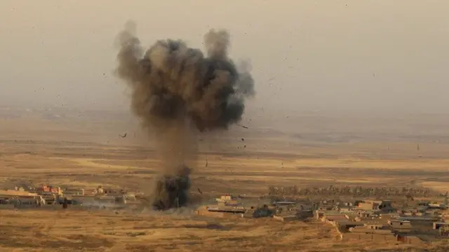 Mareykanka ayaa hawada ka duqeynaya Moosil