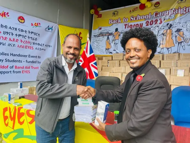 ኣቶ ብስራት መስፍንን ዶ/ር ኪሮስ ጉዕሽን ኣብ ምርኽኻብ እቲ ሓገዝ