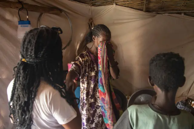ኣብ መዓስከር ኡም ራኩባ ዝርከባ ስደተኛ