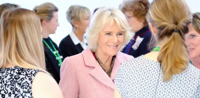 تدعم دوقة كورنول أكثر من 90 جمعية خيرية بصفتها راعية أو رئيسة.