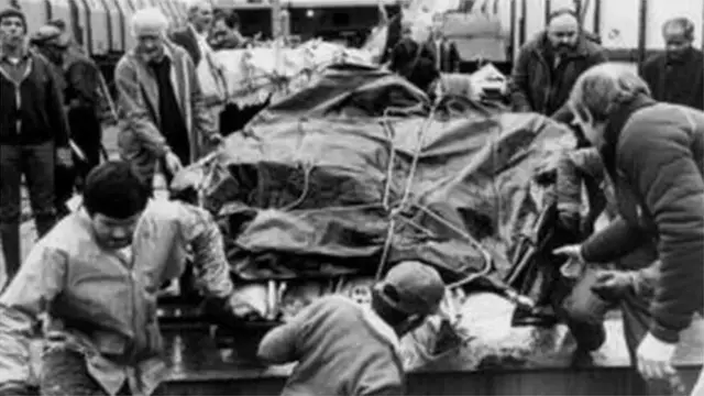 નરિટા ઍરપૉર્ટની બહાર વિસ્ફોટ પછીનું દૃશ્ય