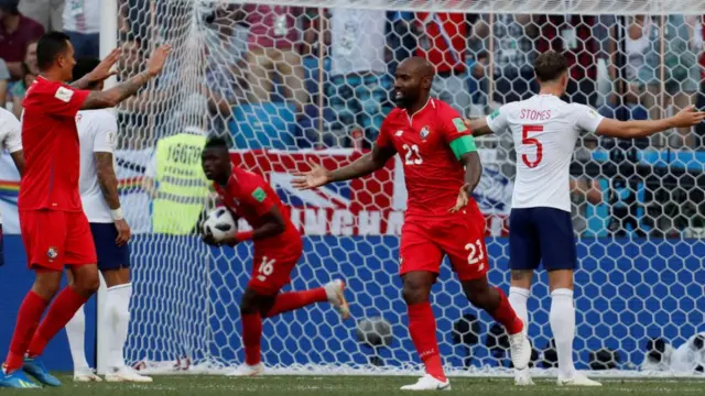 Baloy marcó el gol de la honrilla, primero para Panamá en un mundial.