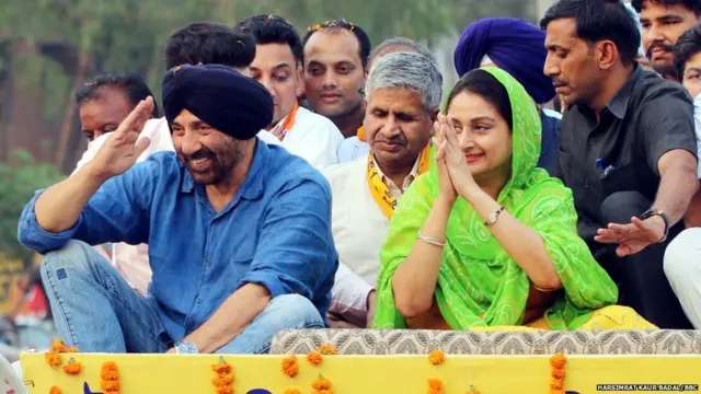 ਹਰਸਿਮਰਤ ਕੌਰ ਬਾਦਲ ਅਤੇ ਸਨੀ ਦਿਓਲ ਚੋਣ ਪ੍ਰਚਾਰ ਦੌਰਾਨ