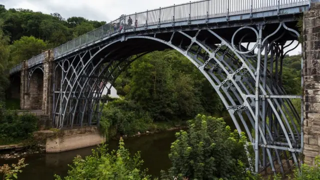 Первый железный мост