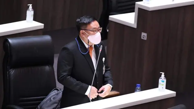 นายจุลพันธ์ อมรวิวัฒน์ ส.ส.เชียงใหม่ พท. ลุกขึ้นอภิปราย แต่ไม่ได้แสดงตนเป็นองค์ประชุมเมื่อ 4 ก.พ.