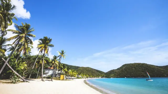 Praia das Caraíbas. Baía de Carlisle, em Antígua e Barbuda.