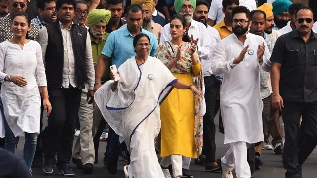 प्रधानमंत्री मोदी के कोलकाता दौरे पर गरमाती सियासत