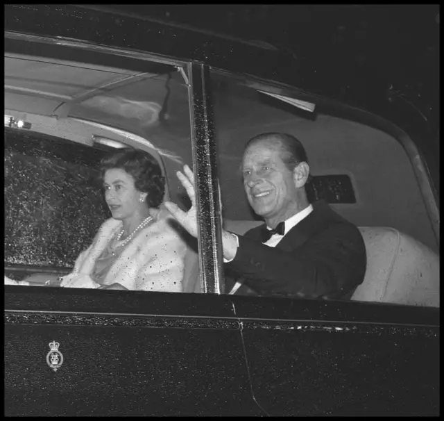 महारानी एलिजाबेथ र राजकुमार फिलिप