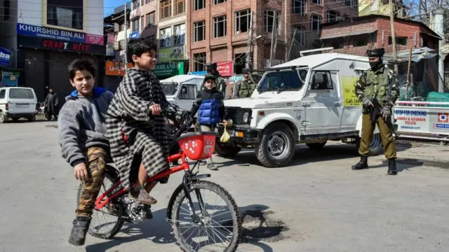 કાશ્મીરમાં બાળકો