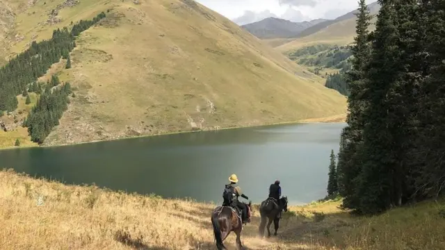 Чоң Кемин, Азиз Исабеков уюштурган туристтик саякаттар