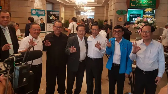 อลงกรณ์ กับ อรรถพร พลบุตร น้องชาย