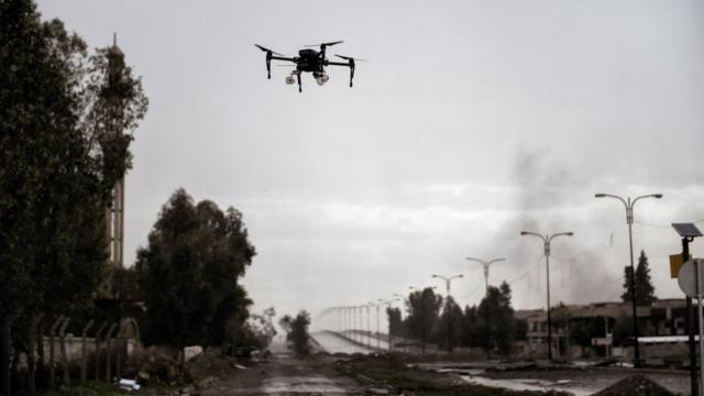 Drone iraquí capaz de lanzar pequeños explosivos en Mosul contra el Estado Islámico.