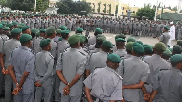 Awọn oṣiṣẹ aṣọbode