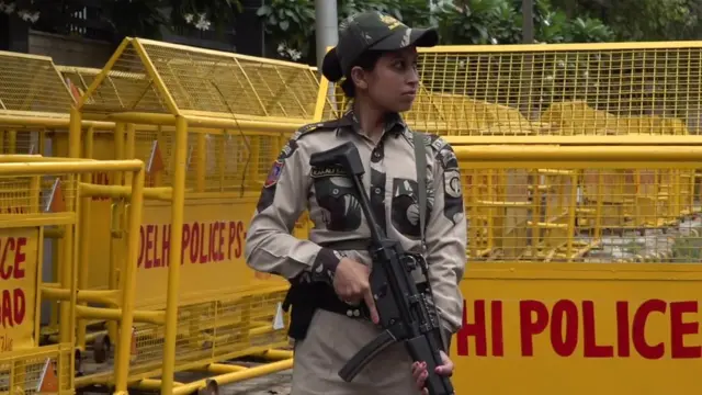 మహిళా స్వాట్ కమాండో