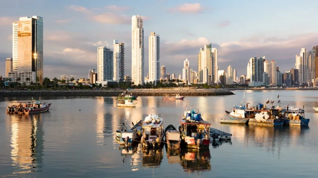 சுற்றுலா, உலகின் தனித்துவமான 10 இடங்கள்