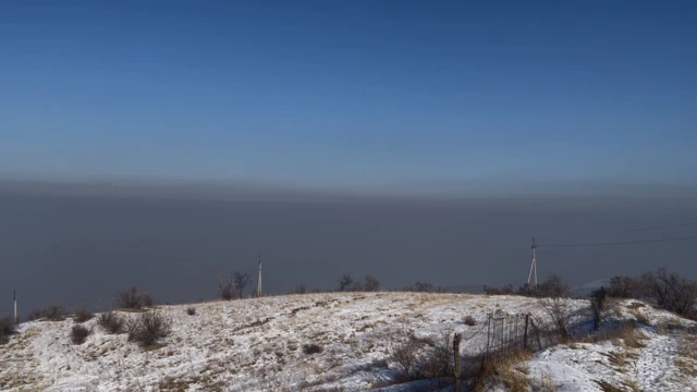 Бишкек четиндеги кырдан шаардын көрүнүшү. Сүрөт 2022-жылы 12-декабрда тартылган 