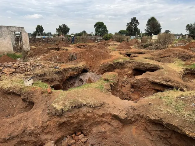 Land wia pipo dig-dig sake of dia search for gold