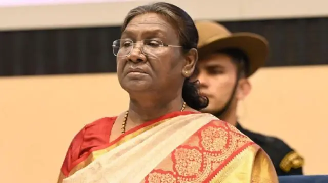 10 नवजात बालकांचा मृत्यू झाल्याच्या घटनेवर राष्ट्रपती द्रौपदी मूर्मू यांनी शोक व्यक्त केला आहे.