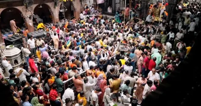 બીબીસી ગુજરાતી ઉત્તર પ્રદેશ વૃંદાવન શ્રી બાંકે બિહારી મંદિર કૉરિડોર સરકાર ગોસ્વામી સમુદાય યમુના ધર્મ શ્રીકૃષ્ણ