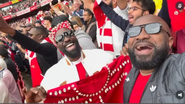 Aworan Agba Inaki ni papa iṣire Emirate lasiko to lọ wo ifẹsẹwọnsẹ Arsenal kan.