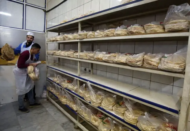 عمالة وافدة تعمل في قطاع المخابز في الأردن