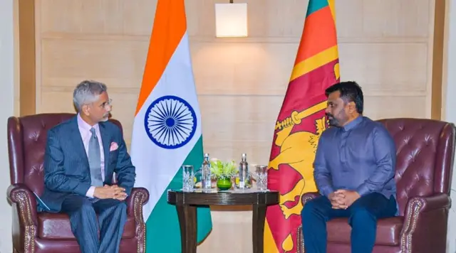 ඉන්දියාවේ තෙදින නිල සංචාරයක නිරත ජනාධිපති අනුර කුමාර දිසානායක (දෙසැම්බර් 15) ඉන්දීය මුදල් හා ආයතනික කටයුතු පිළිබඳ අමාත්‍ය නිර්මලා සීතා රාමන්, විදේශ කටයුතු අමාත්‍ය ආචාර්ය එස්. ජයිශංකර් සහ ඉන්දියාවේ ජාතික ආරක්ෂක උපදේශක ශ්‍රී අජිත් දොවාල් හමුවිය