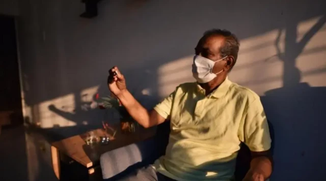 ਮਾਸਕ ਪਹਿਨੇ ਵਿਅਕਤੀ