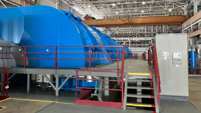 Турбинный зал атомной Хмельницкой электростанции