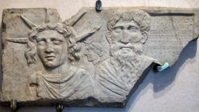 கிறிஸ்தவம், இயேசு கிறிஸ்து, மதங்கள், வரலாறு, கிறிஸ்துமஸ்