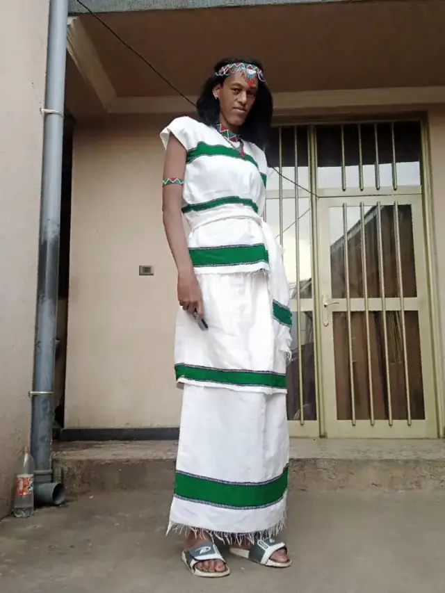 Dubartii dheertuu Itoophiyaa Yaneenash 