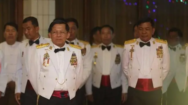 စစ်ခေါင်းဆောင်နဲ့အတူတွေ့ရတဲ့ စစ်ကောင်စီဝင်သစ် ဗိုလ်ချုပ်ကြီး မောင်မောင်အေး 