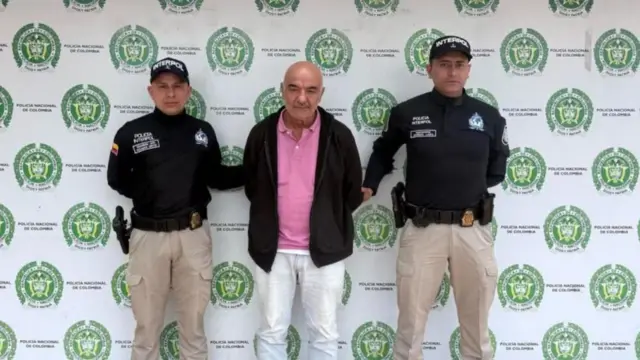 Ferudun Müldür ve iki polis