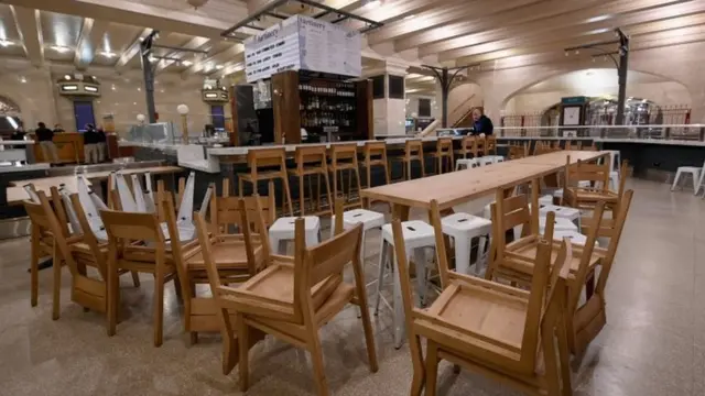 Un restaurante vacío en Nueva York