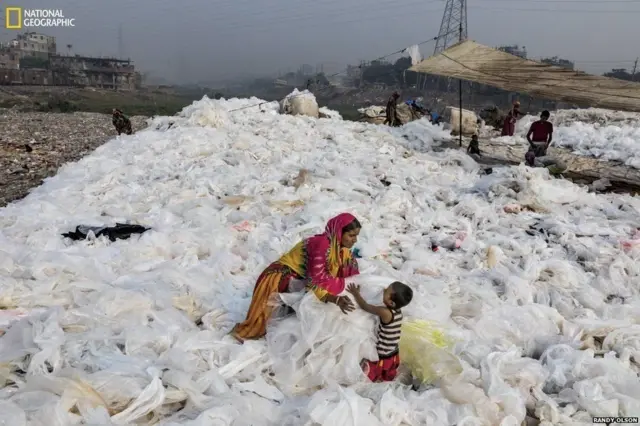 प्लास्टिक संकट