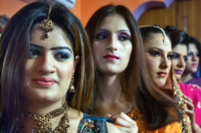 பாகிஸ்தானின் முதல் பிரபஞ்ச அழகி