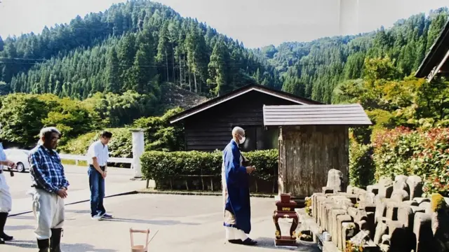 Cerimônia memorial no templo Renpukuji, às pessoas que não possuem mais laços familiares