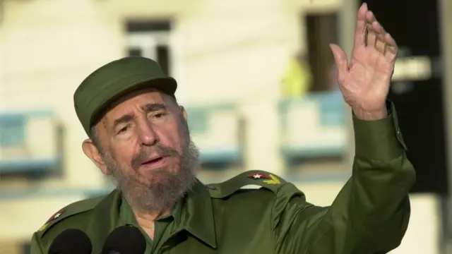 فیډل کاسټرو په ۱۹۵۹ کال د کیوبا د هغه پاڅون مشري کوله چې واکمن نظام د امریکا له ملاتړه برخمن و.