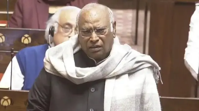 રાજ્યસભામાં મલ્લિકાર્જુન ખડગેએ કહ્યું, 'લોકસભામાં વિપક્ષ નેતાને બોલવા નથી દેવાતા' – ન્યૂઝ અપડેટ