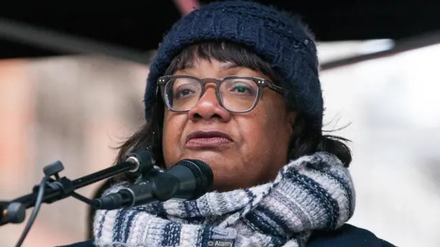 अश्वेत महिला सांसद डाएन एबॉट