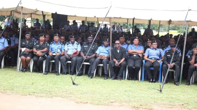 Ndí uweojii na Police College dí n'Ikeja mgbe IGP Mohammed Adamu bíara njem. 15-04-2019.